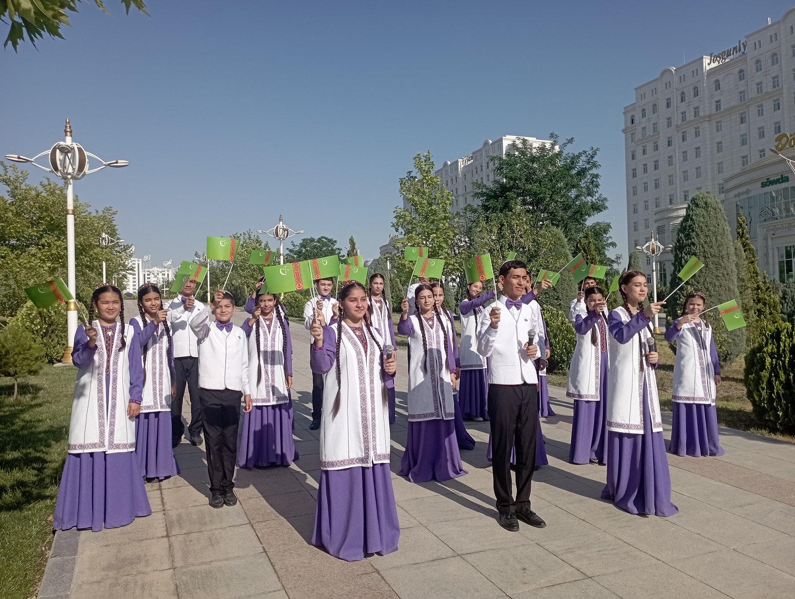 Baýdak başymyzyñ täjidir!